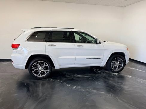 Used 2020 Jeep Grand Cherokee Overland AWD/4WD image 25
