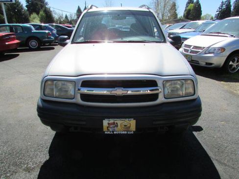Used 2001 Chevrolet Tracker 4WD w/ Preferred Equipment Group image 2