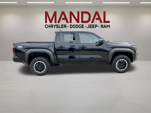 Used 2024 Toyota Tacoma TRD Off-Road AWD/4WD image 4