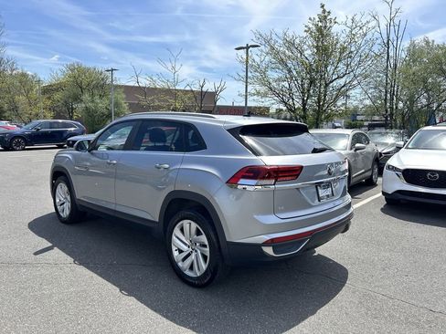Used 2020 Volkswagen Atlas Cross Sport SE w/ Panoramic Sunroof Package AWD/4WD image 6