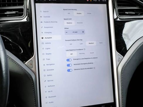 Used 2018 Tesla Model X 100D image 36