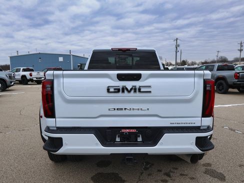 New 2026 GMC Sierra 3500 Denali Ultimate image 4