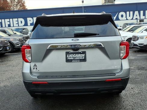Used 2023 Ford Explorer XLT image 5