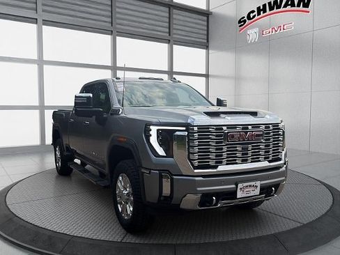 Used 2024 GMC Sierra 2500 Denali w/ Denali Reserve Package AWD/4WD image 3