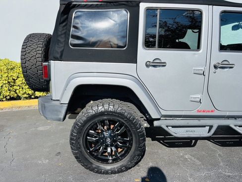 Used 2014 Jeep Wrangler Unlimited Sahara w/ Connectivity Group image 22