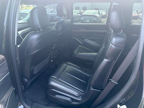 Used 2021 Jeep Grand Cherokee L Limited AWD/4WD image 19