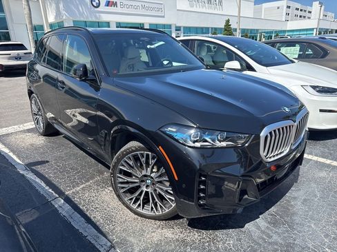 Used 2024 BMW X5 xDrive40i w/ M Sport Package AWD/4WD image 7