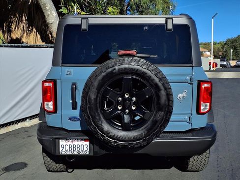 Used 2022 Ford Bronco Black Diamond image 6