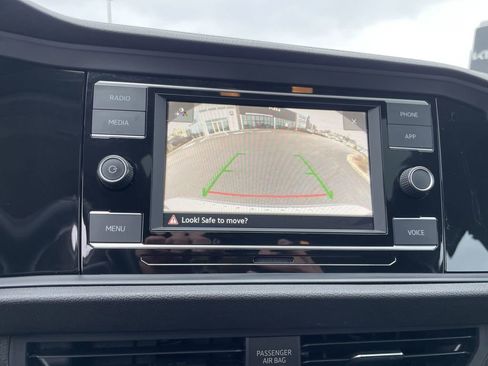 Certified 2021 Volkswagen Jetta SE image 12