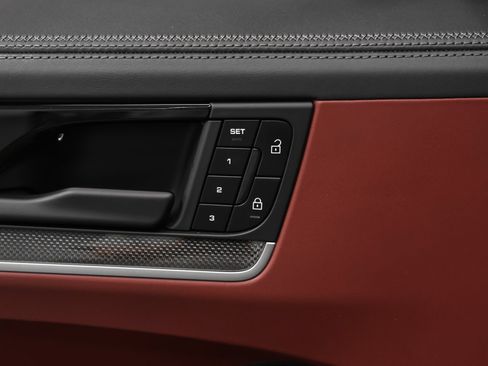 Certified 2024 Porsche Cayenne Turbo AWD/4WD image 40