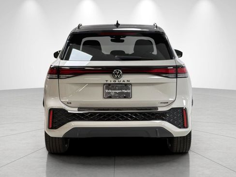 New 2026 Volkswagen Tiguan SE R-Line AWD/4WD image 4