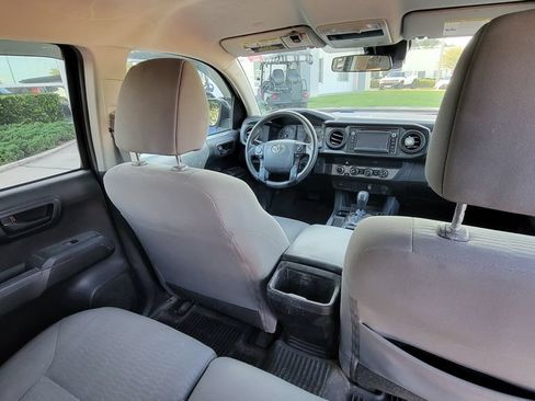 Used 2019 Toyota Tacoma SR w/ Four Season Floor Mat Package AWD/4WD image 13