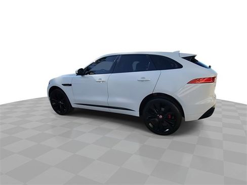 Used 2019 Jaguar F-PACE S image 6