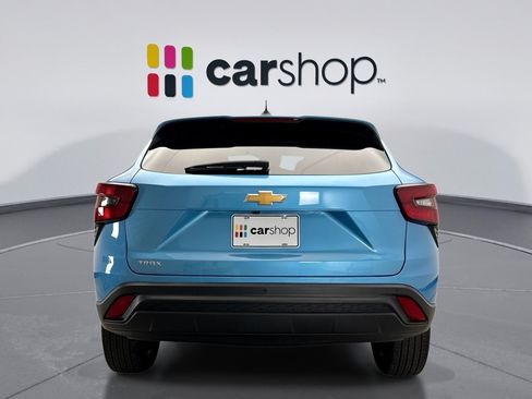 Used 2025 Chevrolet Trax LS w/ Driver Confidence Package FWD image 4