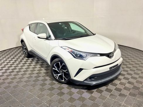 Used 2018 Toyota C-HR XLE FWD image 4