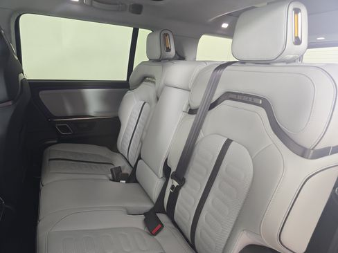 Used 2024 Rivian R1S Adventure AWD/4WD image 21