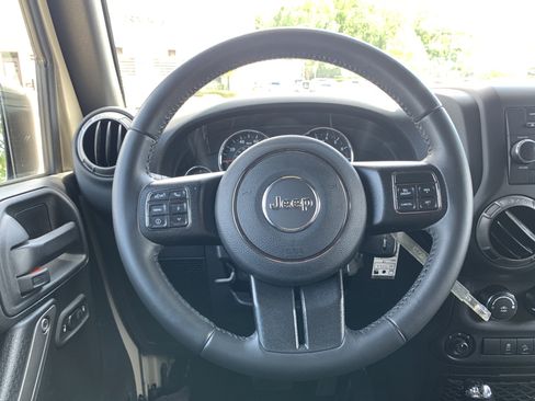 Used 2018 Jeep Wrangler Unlimited Sport S AWD/4WD image 18