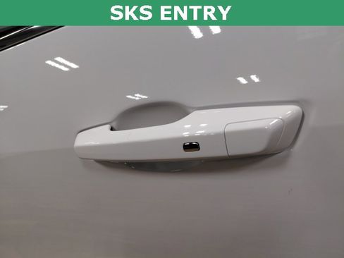 Used 2025 Buick Enclave Preferred image 13