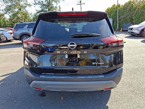 Used 2022 Nissan Rogue SV image 5