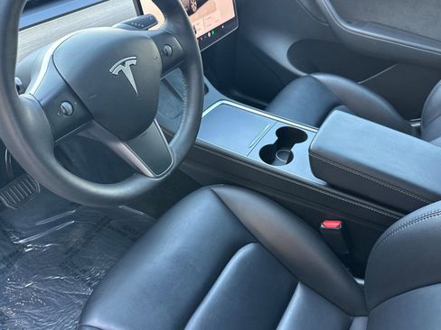 Used 2023 Tesla Model Y Long Range image 10