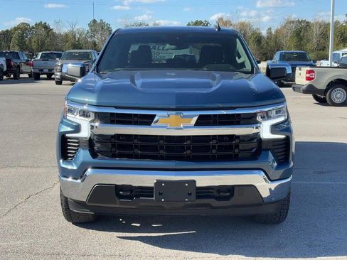Used 2024 Chevrolet Silverado 1500 LT w/ Z71 Off-Road Package image 8