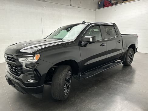 Used 2024 Chevrolet Silverado 1500 RST w/ Convenience Package II AWD/4WD image 5