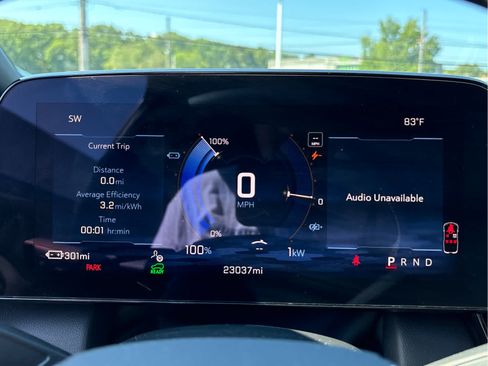 Certified 2024 Chevrolet Equinox EV LT AWD/4WD image 17