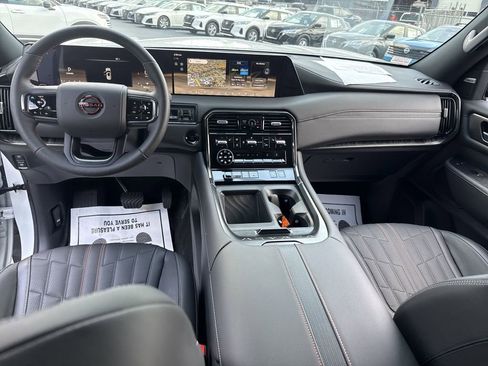 Used 2025 Nissan Armada PRO-4X image 15