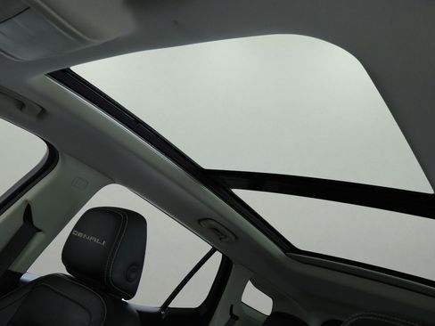 Certified 2022 GMC Terrain Denali AWD/4WD image 12