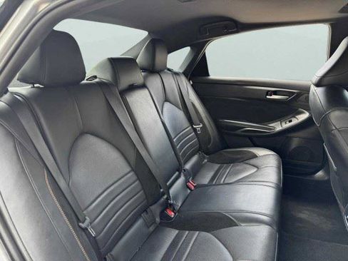 Used 2019 Toyota Avalon XSE FWD image 45