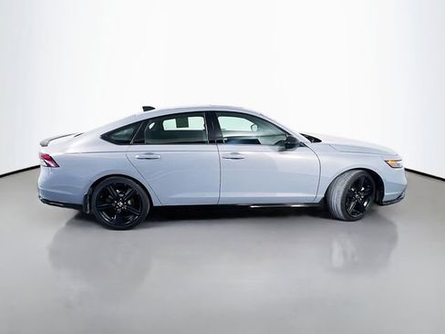 Used 2024 Honda Accord Sport image 9