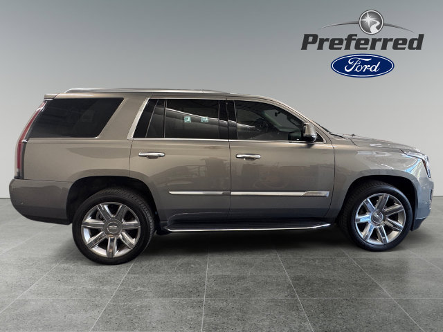 Used 2018 Cadillac Escalade Luxury AWD/4WD image 9