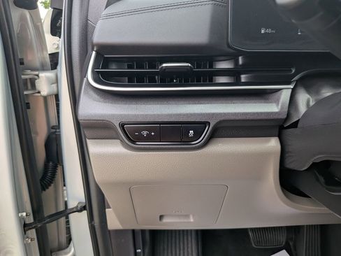 Certified 2025 Kia Carnival SX FWD image 30