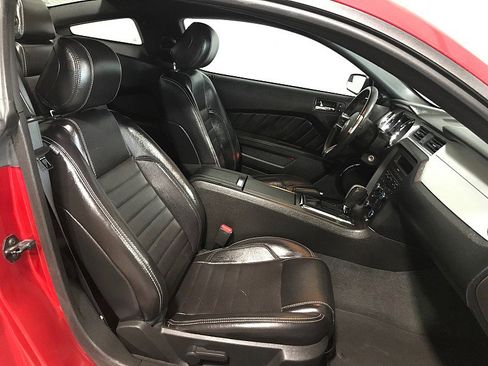 Used 2013 Ford Mustang Premium image 14