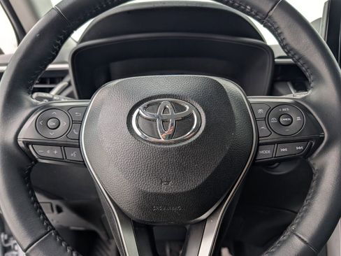 Used 2025 Toyota Corolla Cross LE image 24
