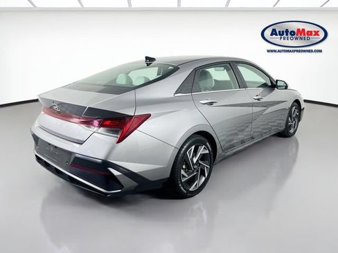 Used 2024 Hyundai Elantra Limited FWD image 2