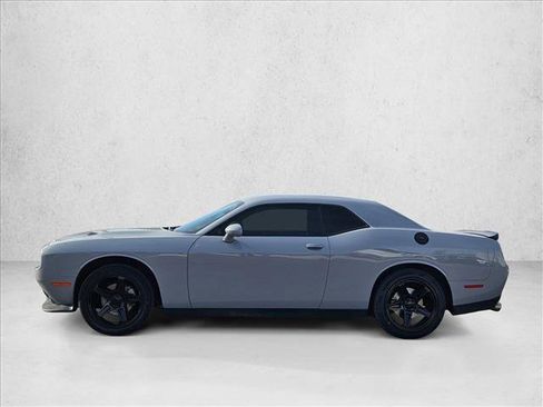 Used 2021 Dodge Challenger SXT w/ Blacktop Package image 9