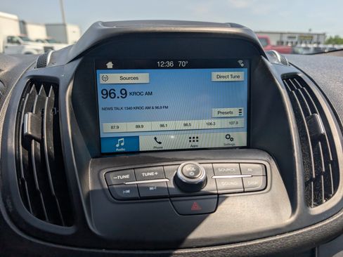 Used 2018 Ford Escape SE w/ SE Sync 3 Package AWD/4WD image 19
