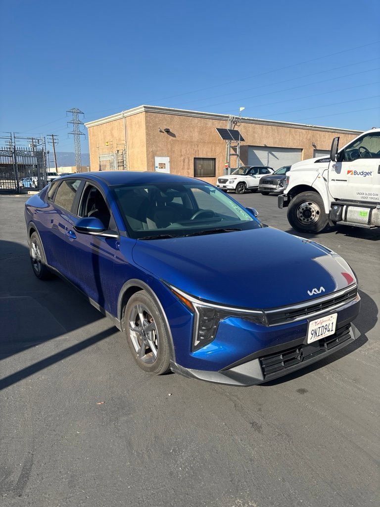 Used 2025 Kia K4 FWD image 3