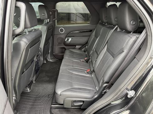 Used 2019 Land Rover Discovery SE AWD/4WD image 15