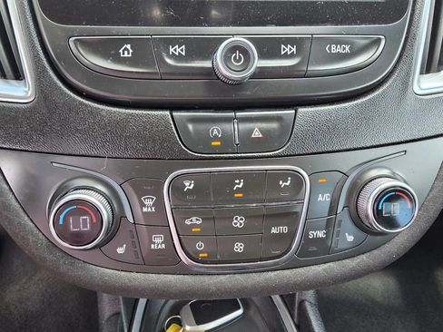 Used 2021 Chevrolet Malibu LT FWD image 20