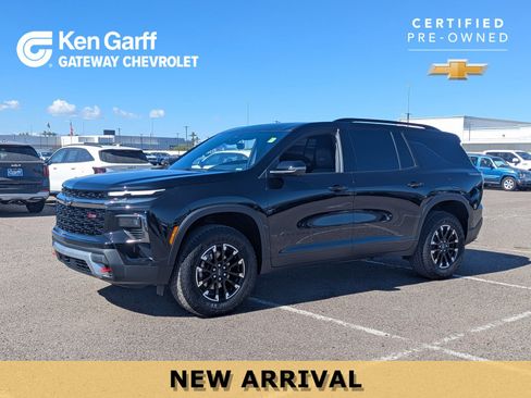 Used 2025 Chevrolet Traverse Z71 w/ Driver Confidence Package image 1