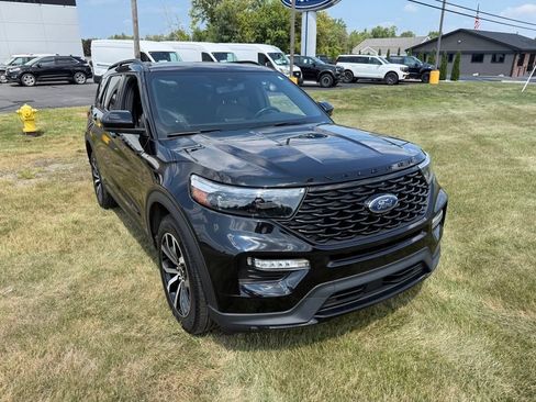 Certified 2023 Ford Explorer ST-Line w/ Class IV Trailer Tow Package AWD/4WD image 3