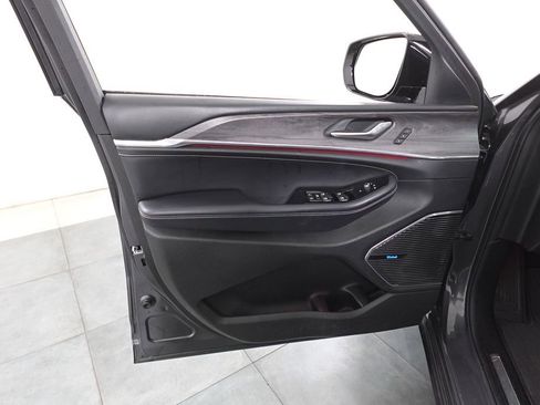 Used 2022 Jeep Grand Cherokee L Overland image 8