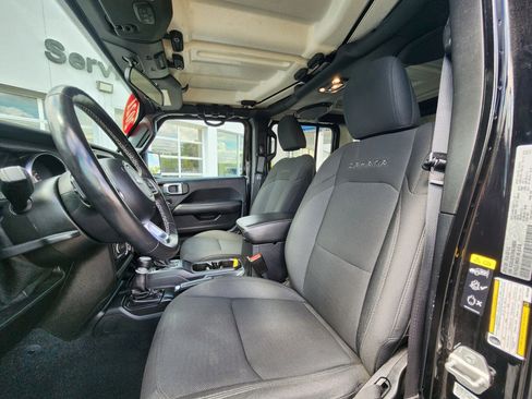 Used 2021 Jeep Wrangler Unlimited Sahara w/ Cold Weather Group image 25