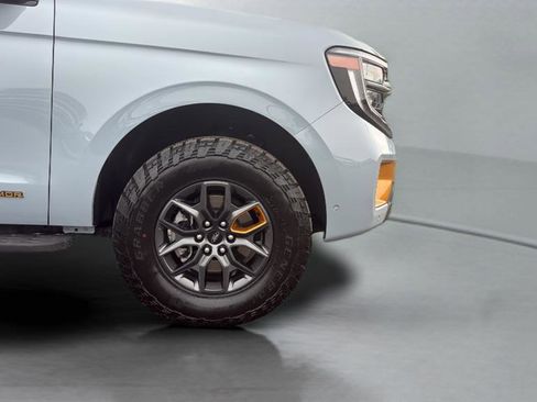 Certified 2025 Ford Expedition Tremor image 32