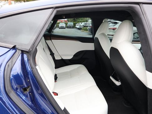 Used 2022 Tesla Model S image 39