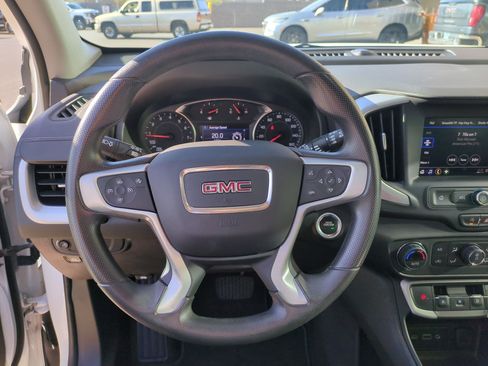 Certified 2022 GMC Terrain SLE w/ Driver Convenience Package image 15