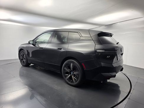 Used 2024 BMW iX xDrive50 w/ Sport Package AWD/4WD image 7