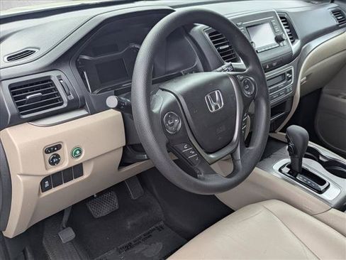 Certified 2017 Honda Pilot LX image 10